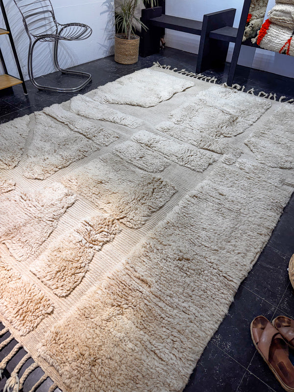 "MILKY": 283cm x 206cm Tapis Beni Ouarain 100% laine
