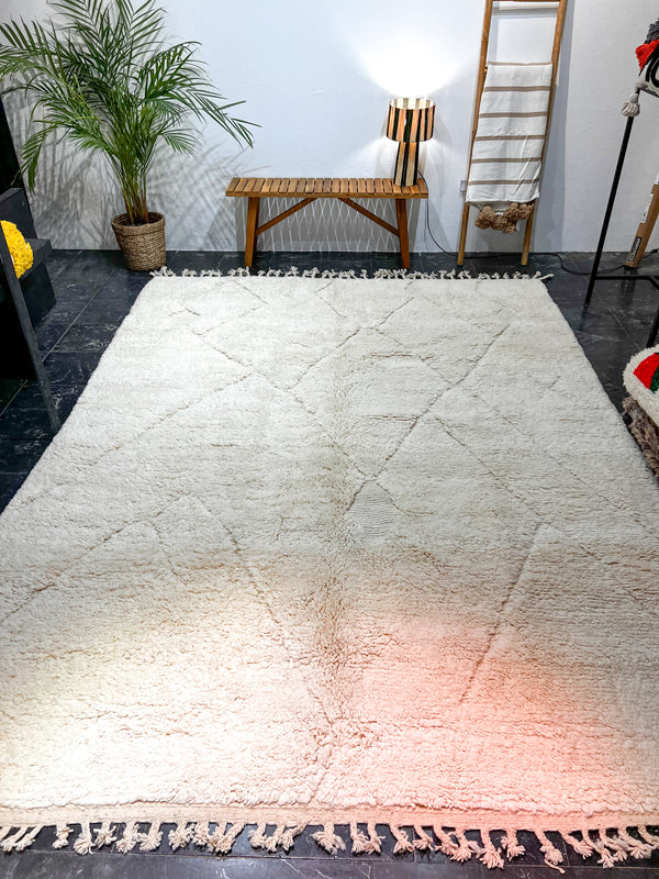 "MILKY": 296 x 214cm Tapis Beni Ouarain 100% laine