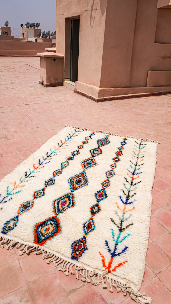 "TAOUS" 243 x 164 cm: Tapis Azilal 100% laine