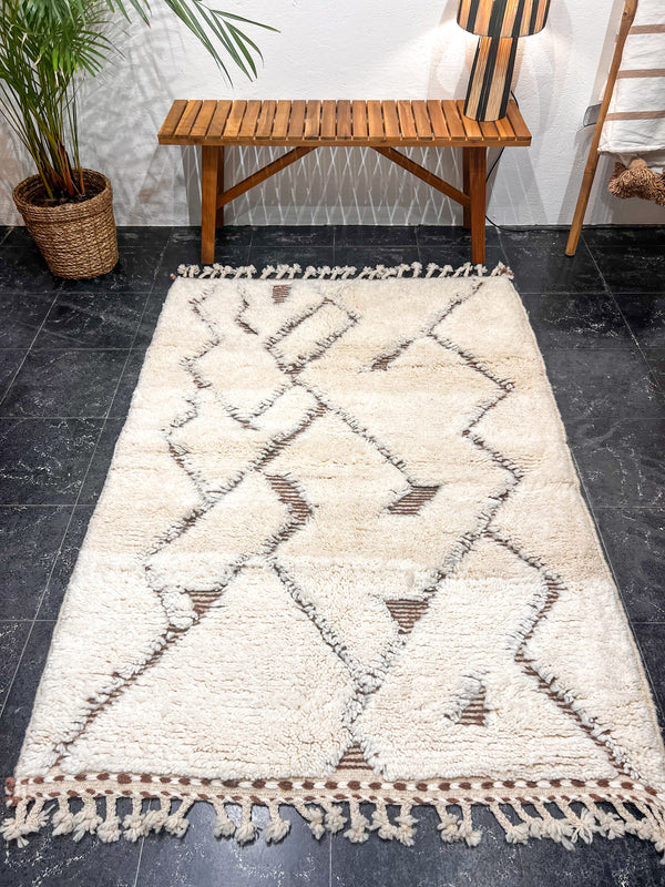 "NWA" 162x112cm: Tapis Beni Ouarain 100% laine